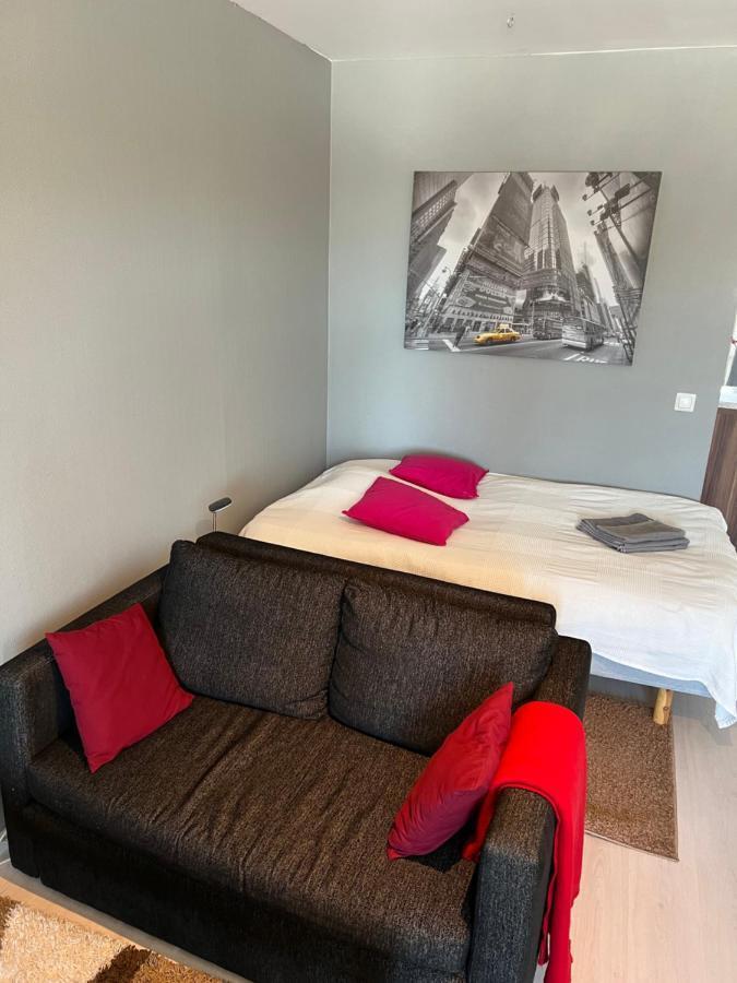 Kemi City L Near Snowcastle, 2 Rooms, Kitchen, Glazed Balcony, Free Parking On Street Eksteriør billede